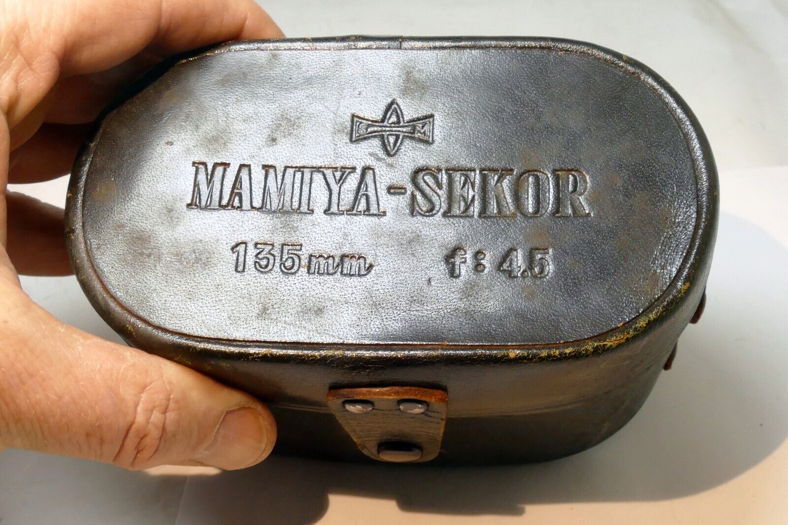 Mamiya Leather case for Sekor 135mm f4.5 TLR hard case (fits 80mm f2.8) lens