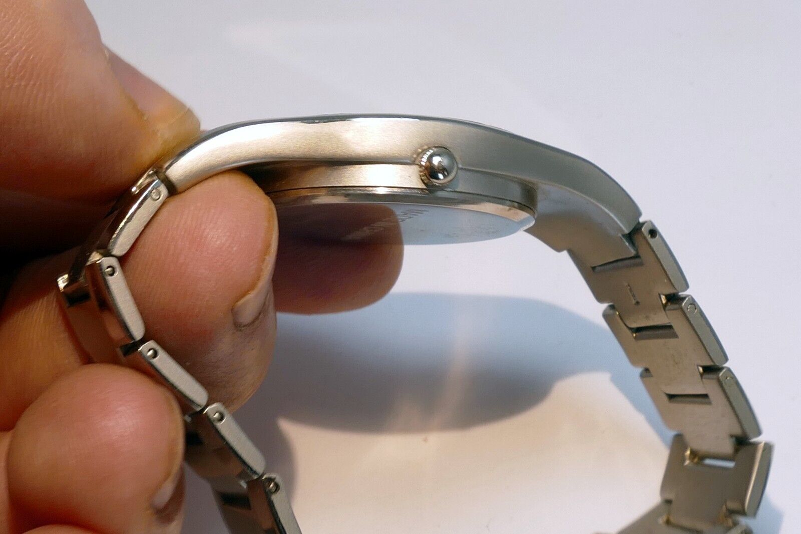 Mens Silver Tone Quartz Flex Band Arabic Numerals Watch - Needs Battery