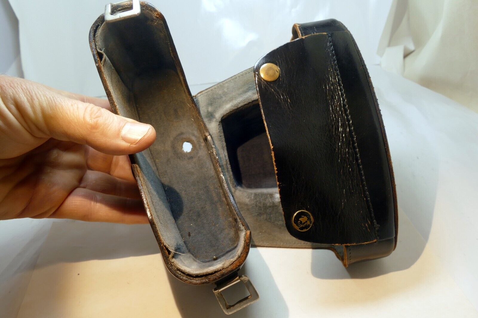 Leica Wetzlar Leather Camera Case  for Leica R R2 - missing tripod screw