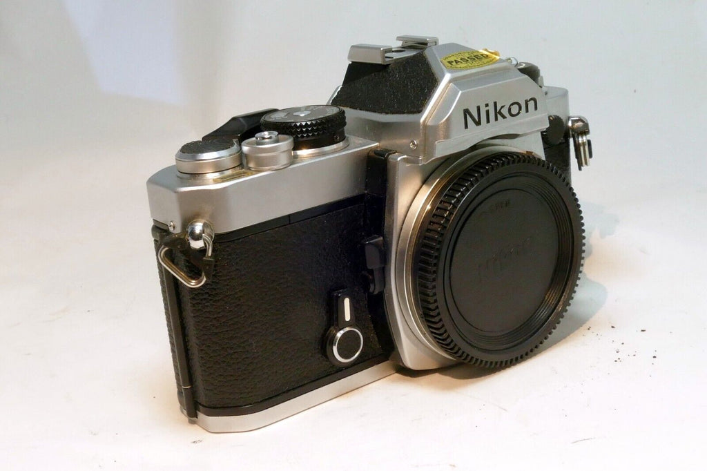 Nikon FM 35mm SLR Film Camera w/ issues with light meter - Free Shipping USA