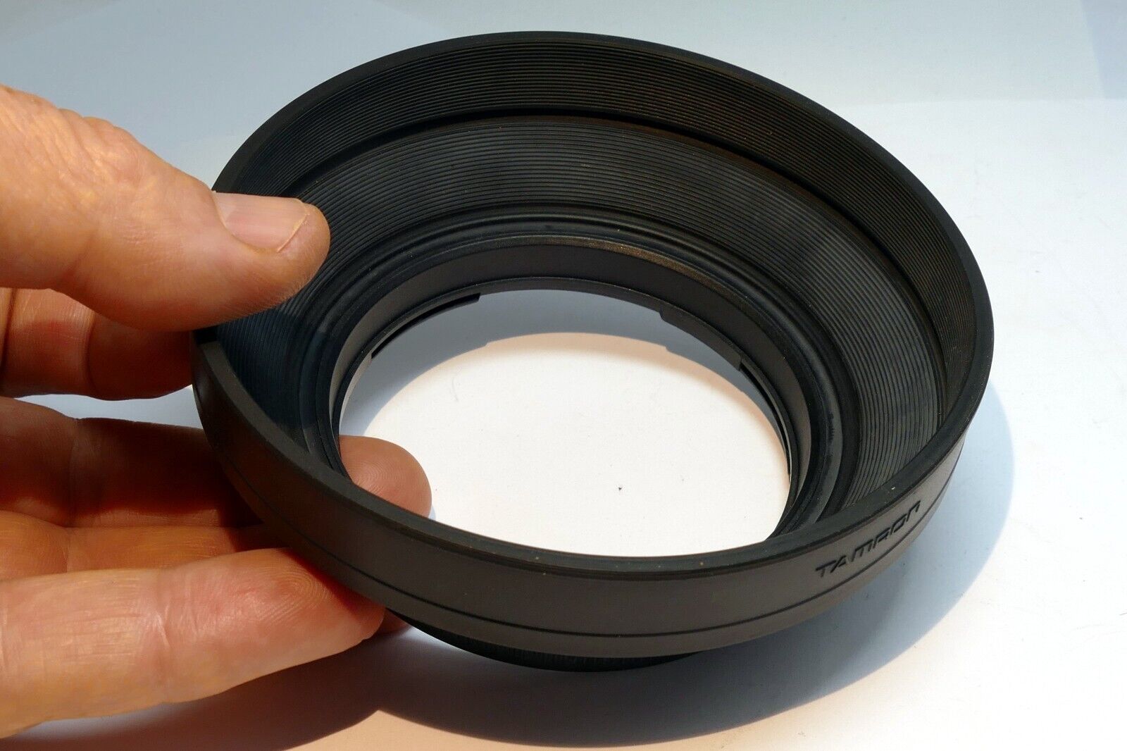 Tamron   Lens Hood Shade for  35-135mm f3.5-4.2 Adaptall-2 22A (67mm)