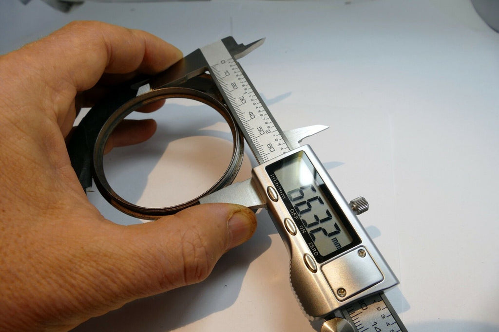 66mm OD Vented Lens Hood Shade screw in threaded male series VIII