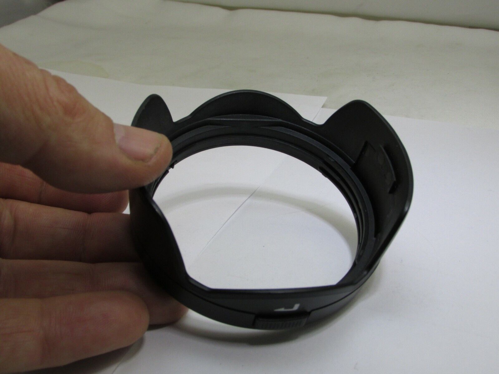 JJC Lens hood Shade LH-J66 for  Olympus M. Zuiko 12-40mm