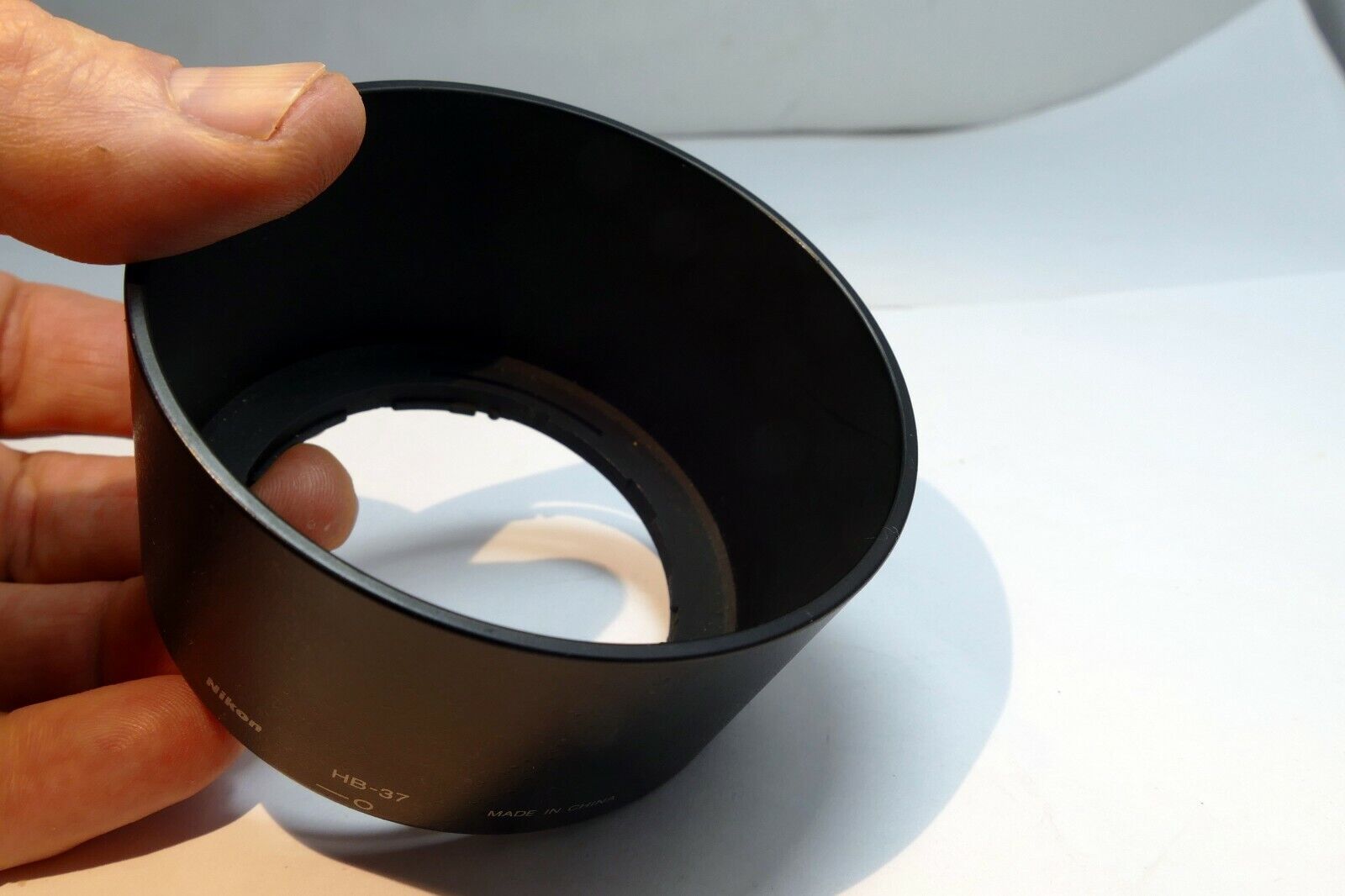 Nikon HB-37 Lens hood Shade for VR 85mm f3.5 Nikkor Genuine OEM