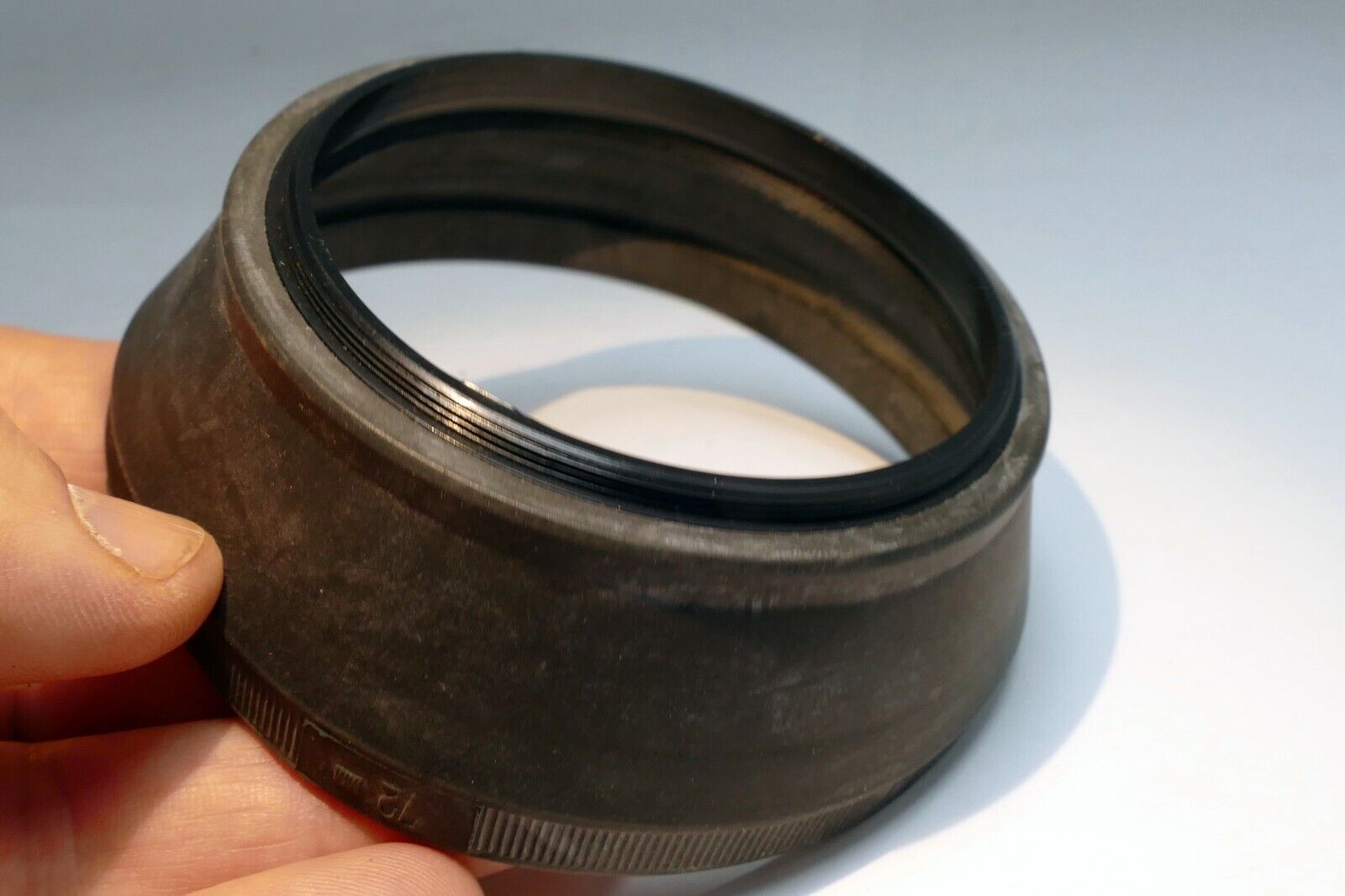 72mm rubber Lens Hood Shade screw in double  threaded for 300mm