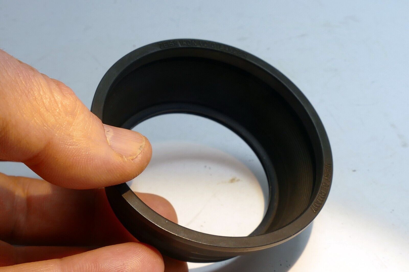 Zeiss Ikon Voitglander  56mm Lens Hood Shade threaded with female threads Icarex