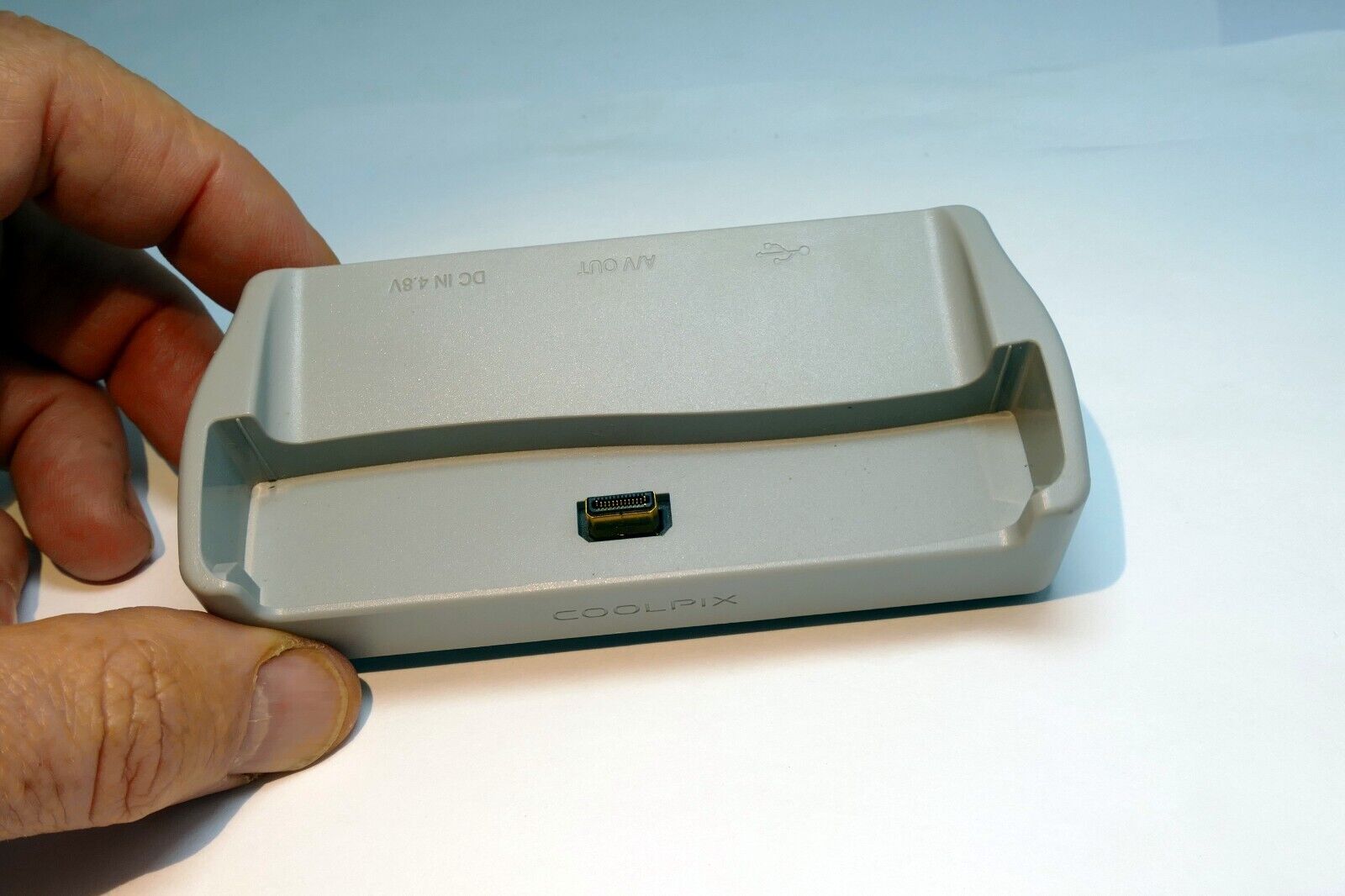 Nikon Coolpix Digital Camera Cool Station Dock Cradle MV-15