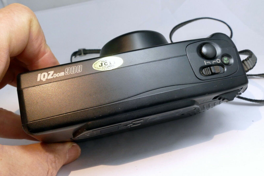 Pentax IQ Zoom 900 35mm camera - untested  -  for parts AS IS