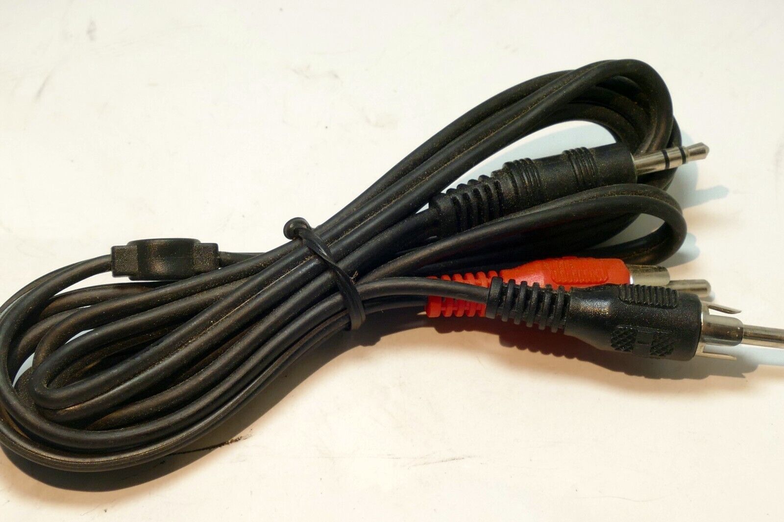 3 feet RCA audio to 3.5mm cable
