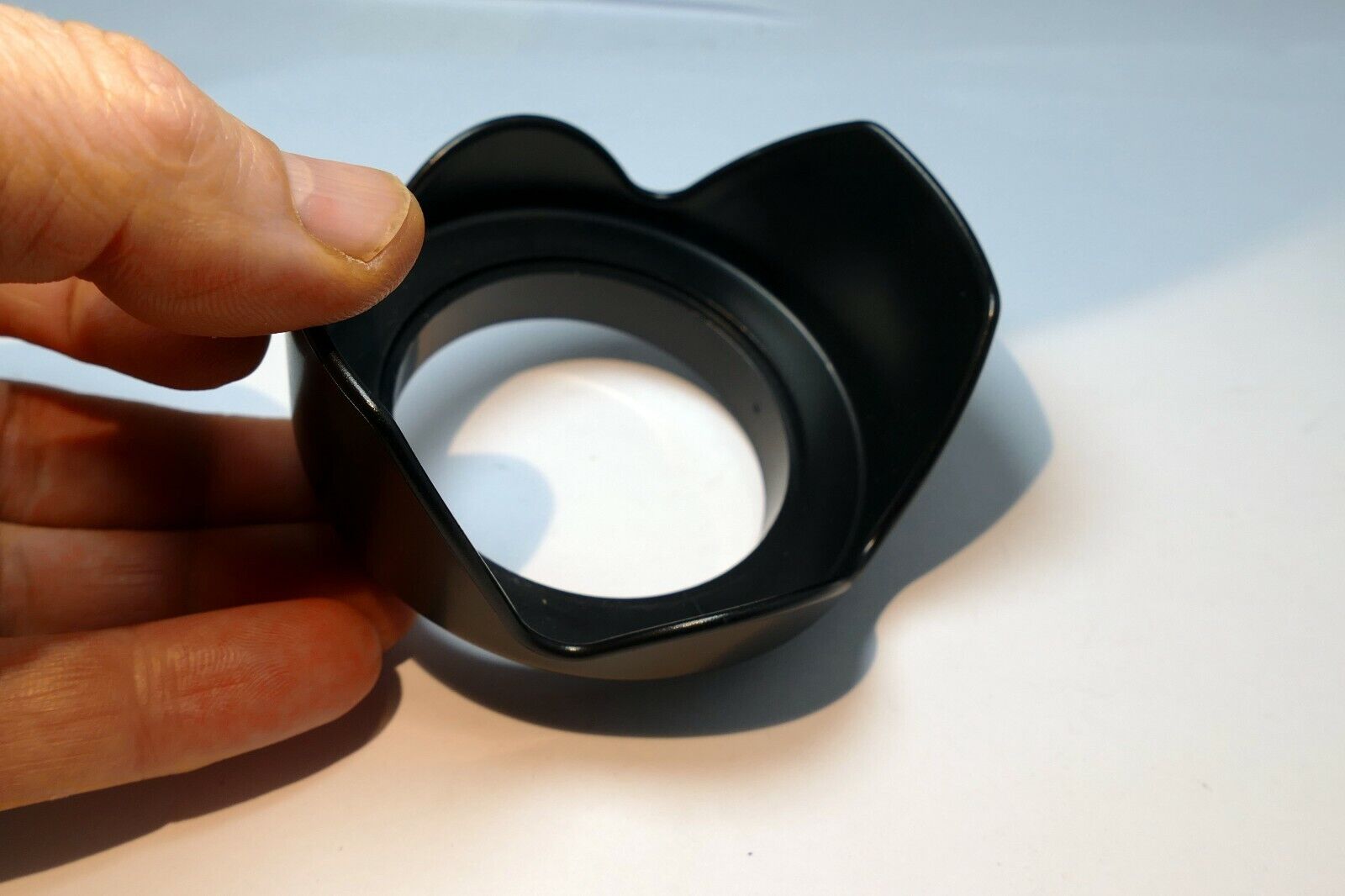 58mm Plastic Lens Hood Shade screw in  type