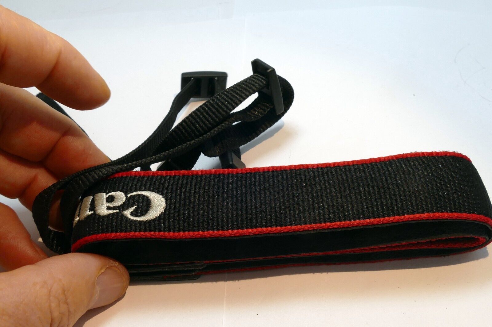 Canon EOS R6  mirrorless camera shoulder strap neck  3cm wide  - Genuine OEM