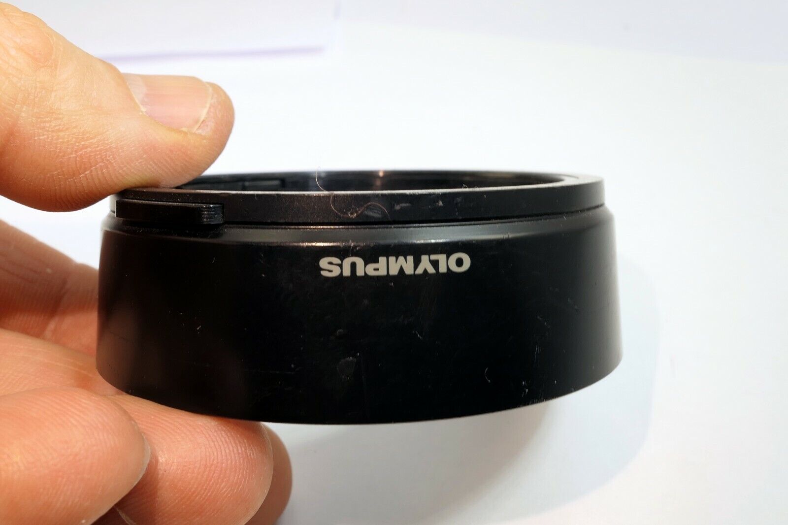Olympus AF 35-70mm f3.5-4.5 Lens Hood Shade genuine vintage snap on type