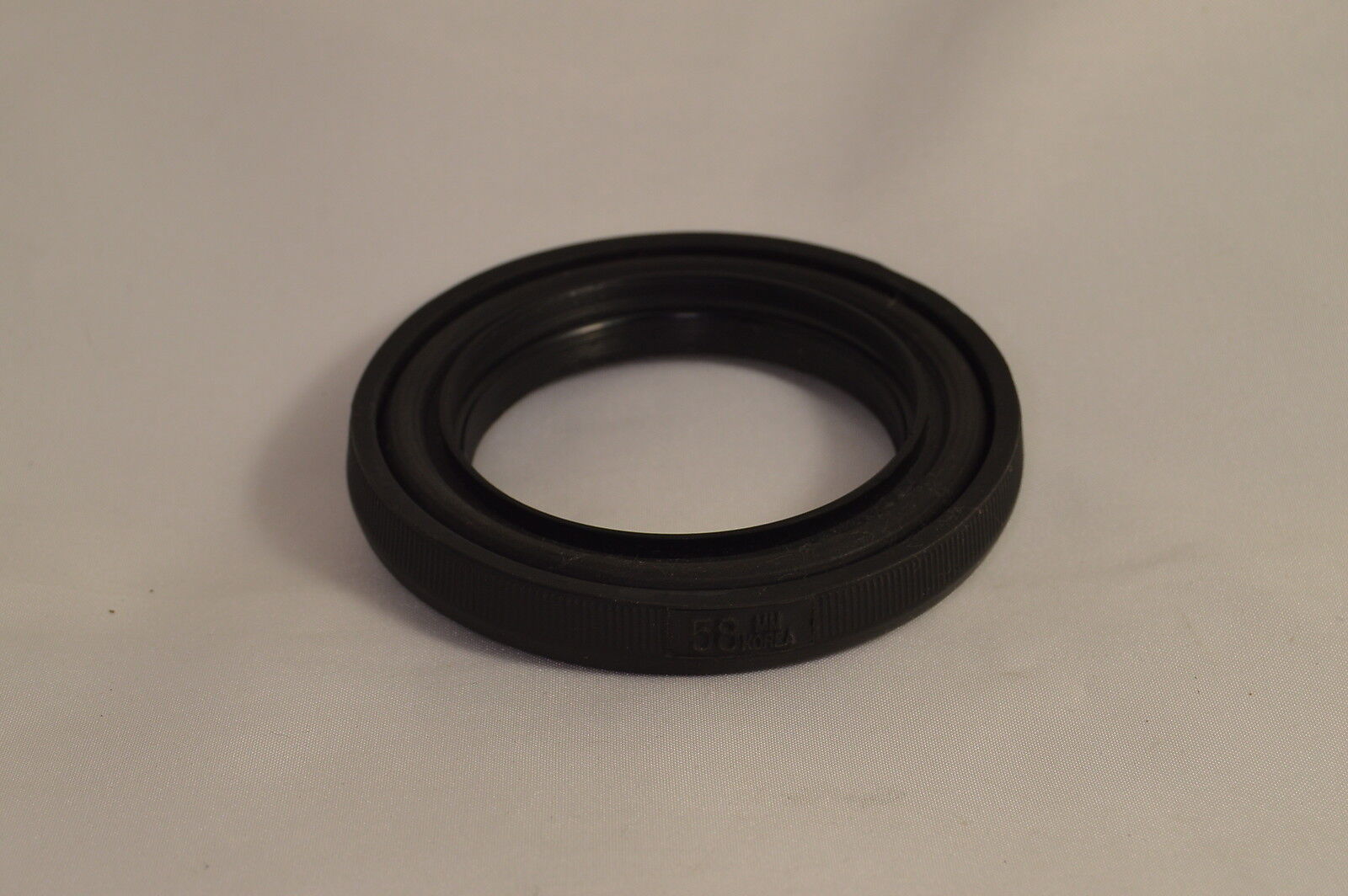 58mm Collapsible Rubber Lens Hood for 85mm 105mm telephoto lenses O107012