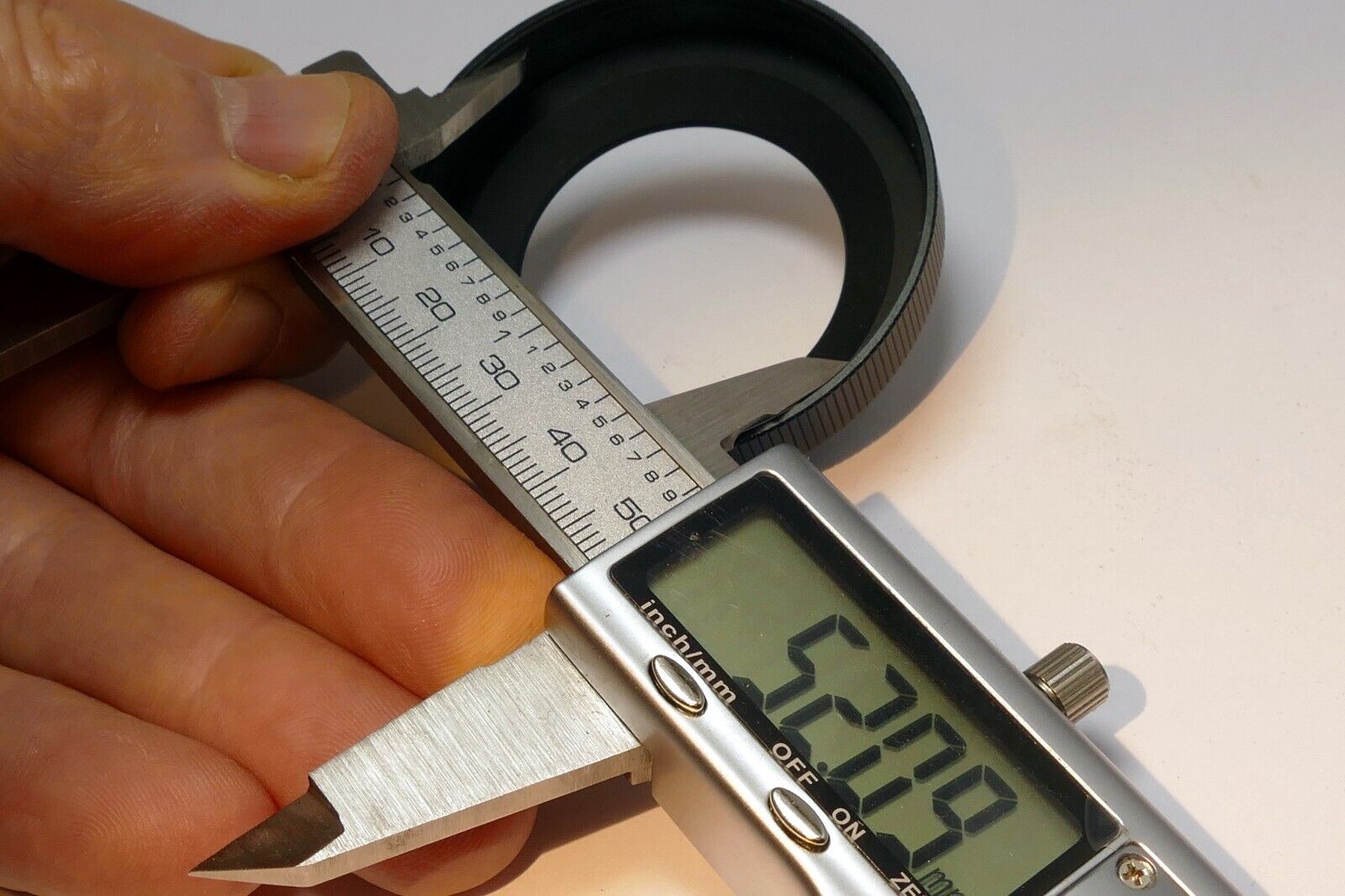 52-53mm ID Lens Hood Shade metal threaded with female threads