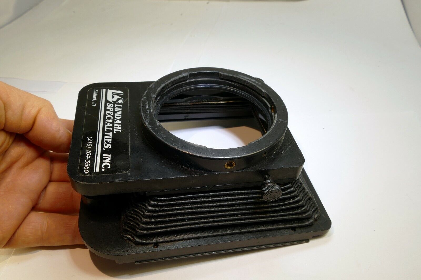 Lindahl Bellows lens Hood 31.1325 Bell-O-Shade Single 3X3 slot Hasselblad CF B60