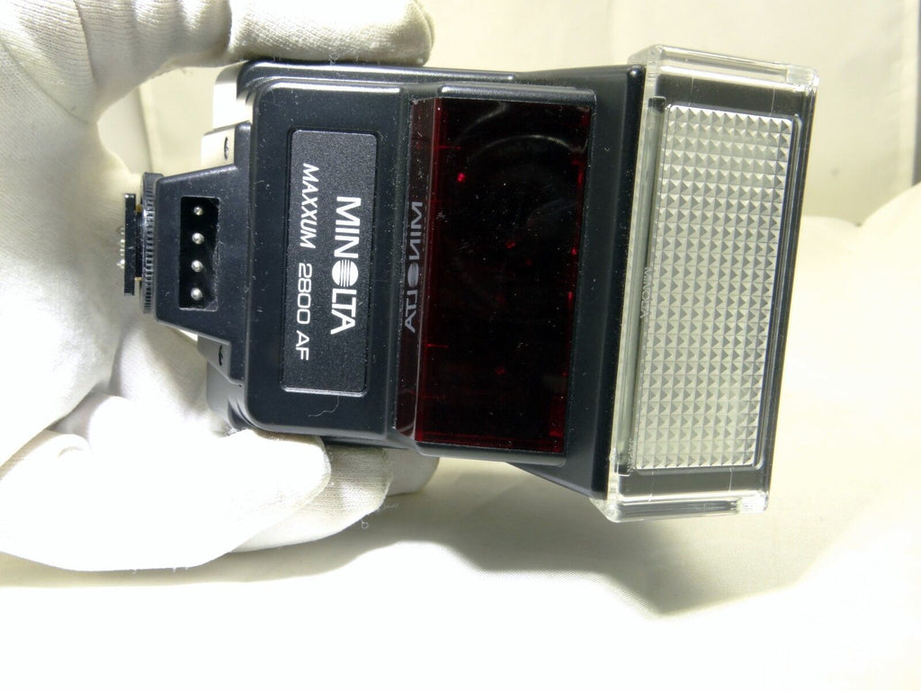 Minolta Maxxum 2800 AF Flash with wide angle adapter diffuser
