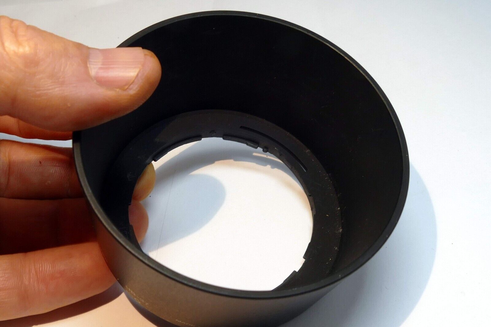 Nikon HB-37 Lens hood Shade for VR 85mm f3.5 Nikkor  -  OEM Original