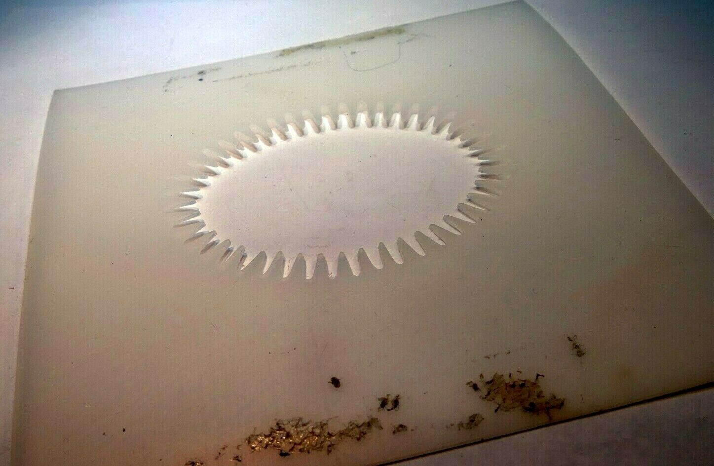 Lindahl Vignette White Mask 5X5" 2.5" Oval Portraiture white high key