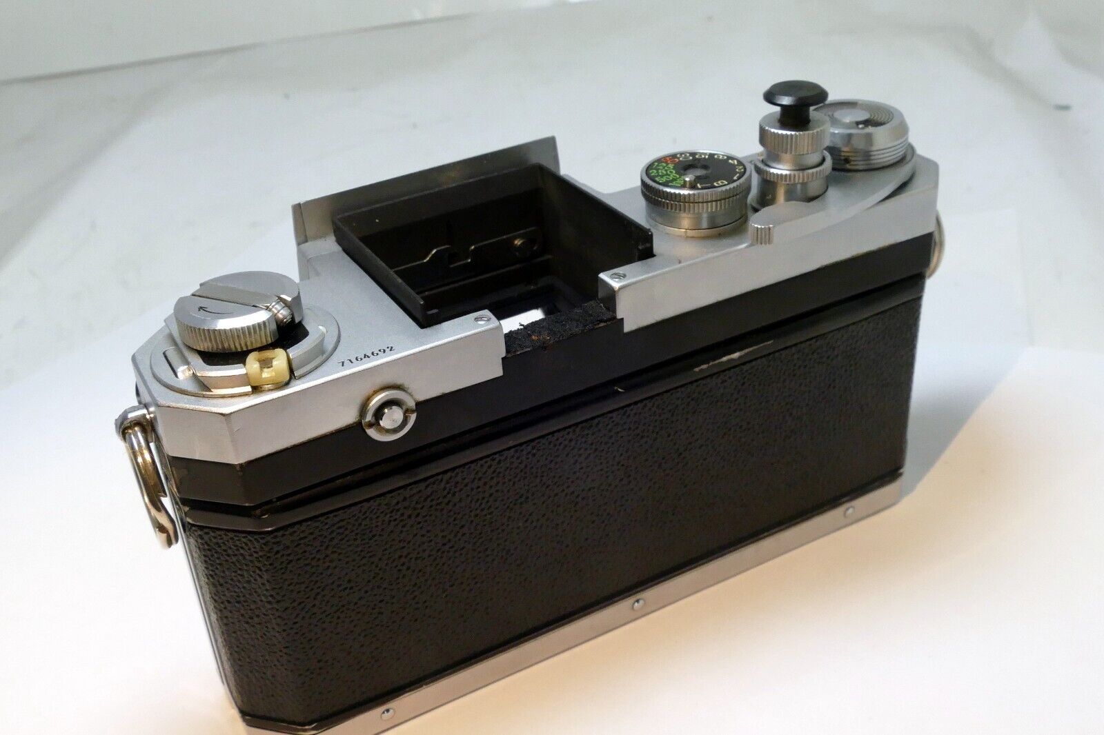 Nikon F 35mm film camera body only S# 7164692 - works good