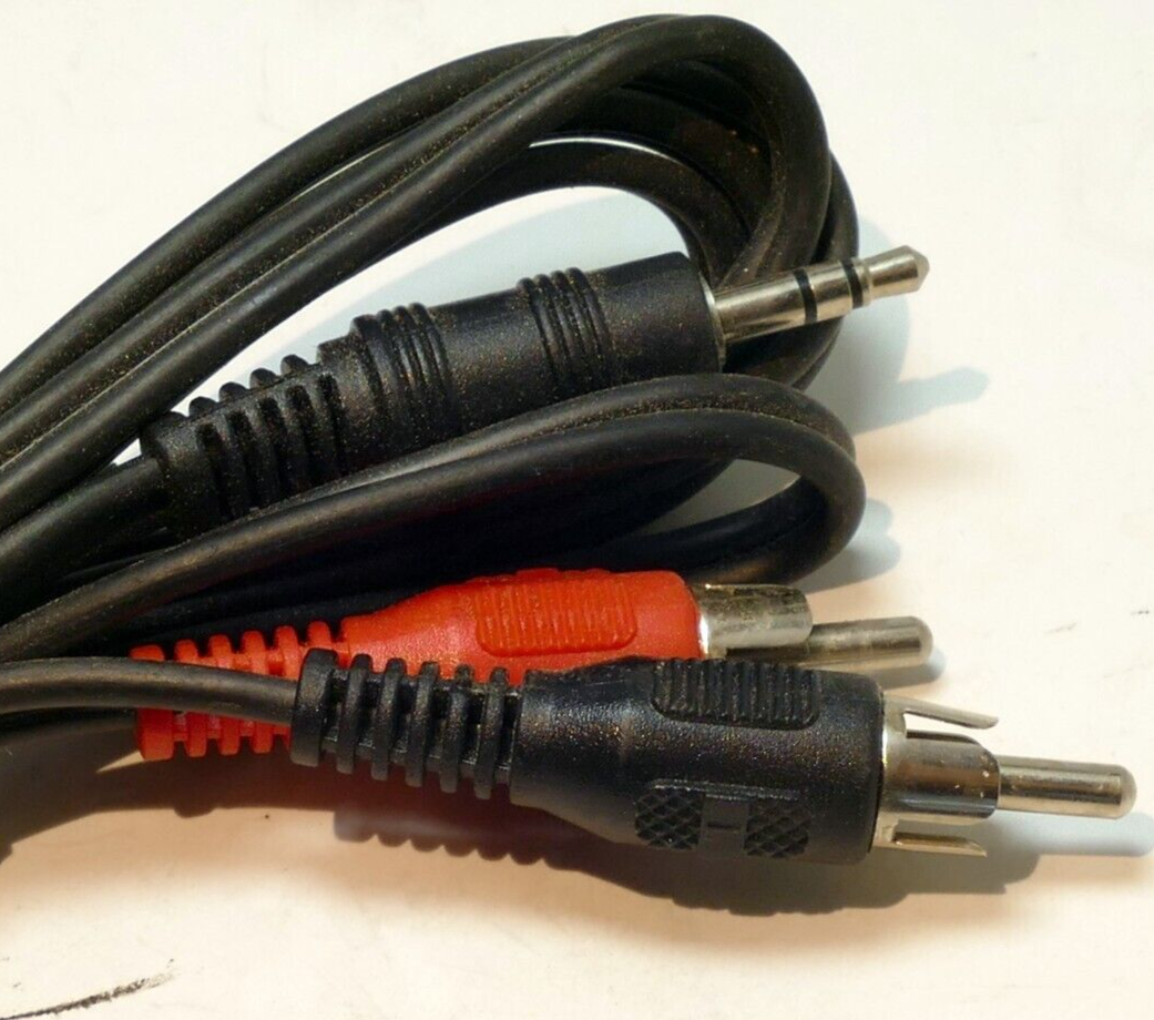 3 feet RCA audio to 3.5mm cable