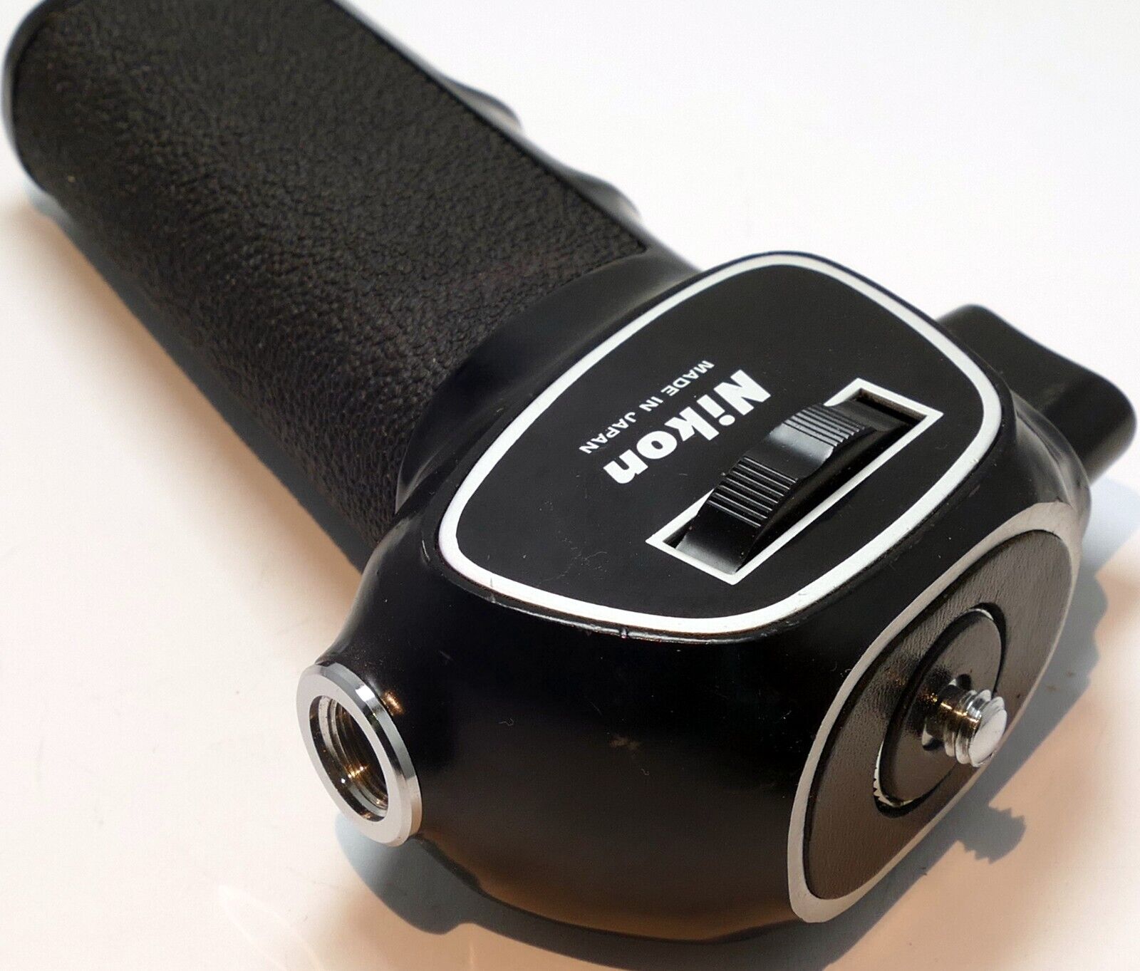 Nikon pistol grip for F cameras - near mint