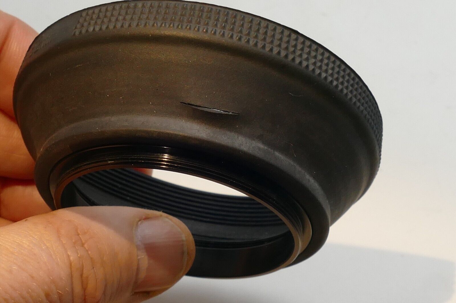 52mm Rubber Lens Hood Shade double threaded with small hole on the side