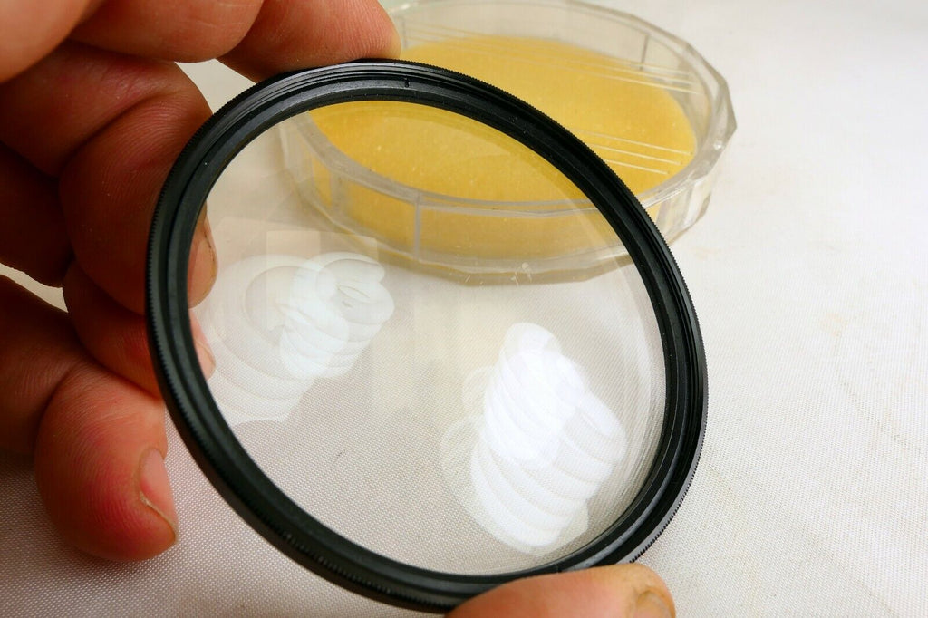 Tiffen 72mm +2 Close up macro lens filter scratched in the center