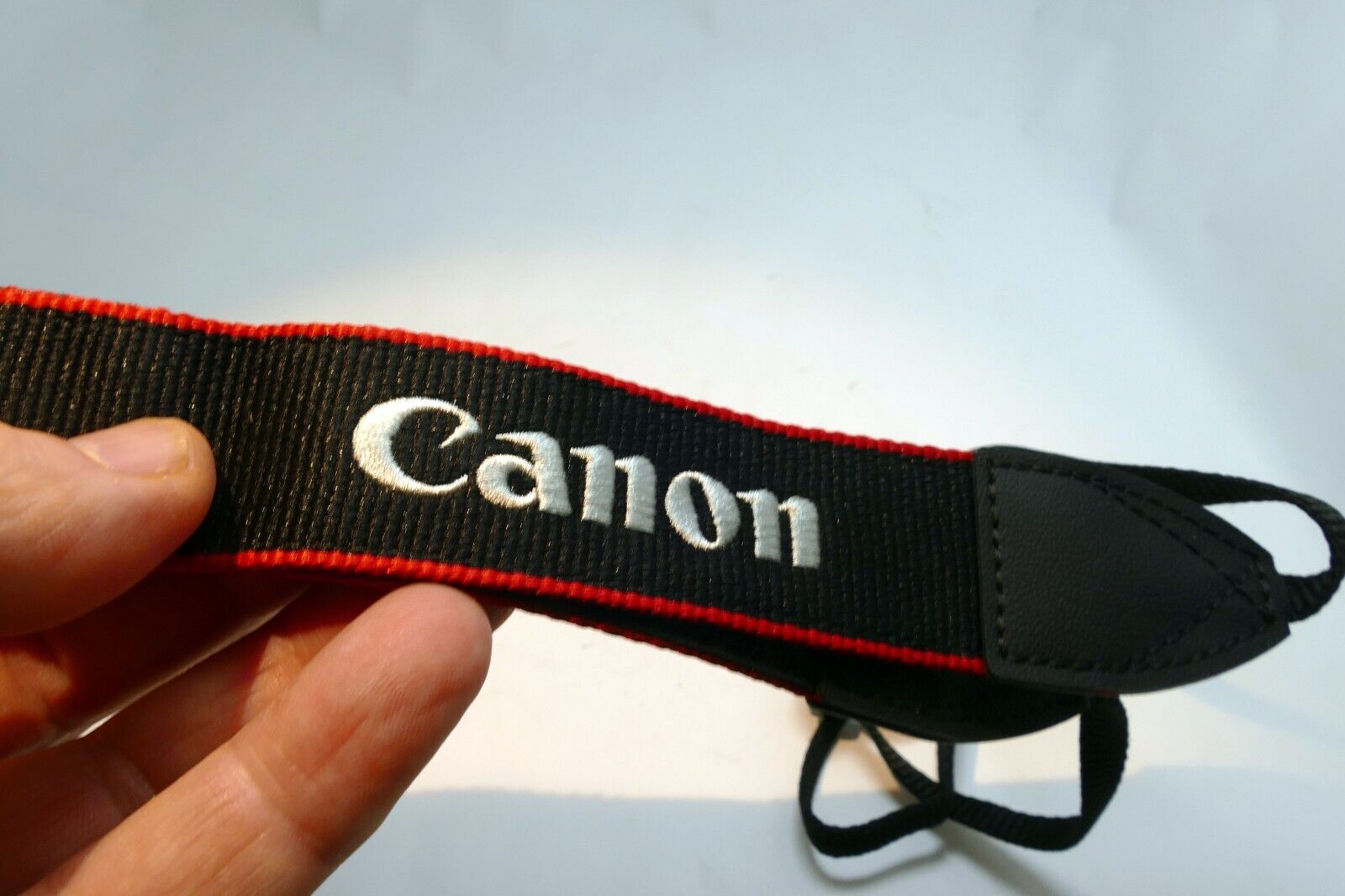 Canon EOS Digital Camera Neck Shoulder Strap - missing buckle at the end