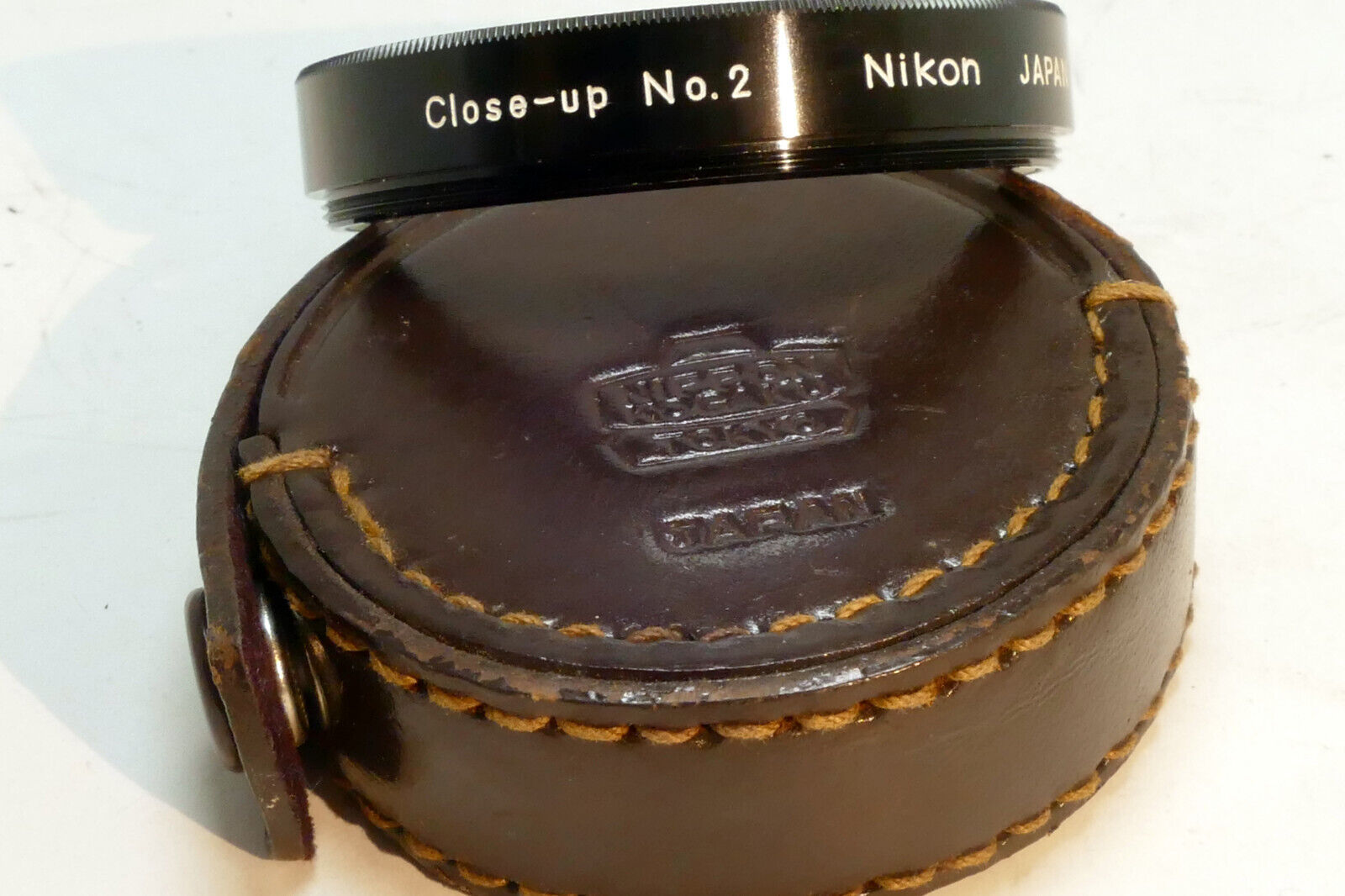 Nikon No. 2 52mm MACRO CLOSE UP LENS  3.0 Diopter attachment w/ case