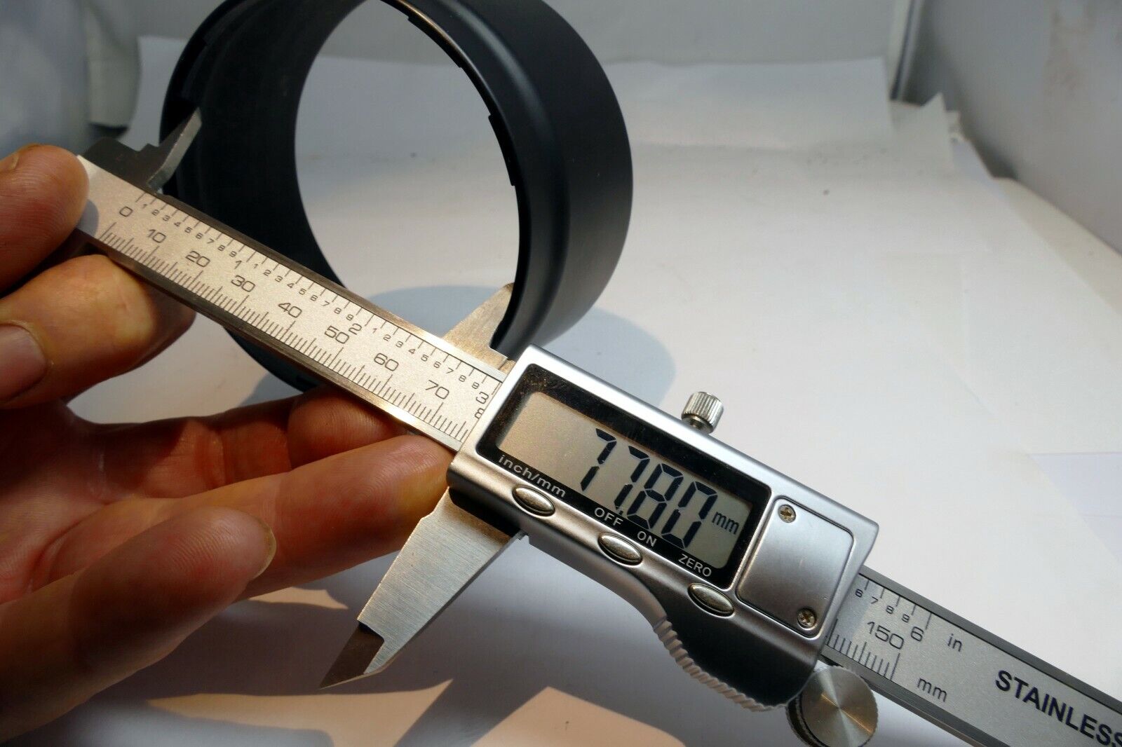 Lens Hood Shade twist on type for 72mm  rim