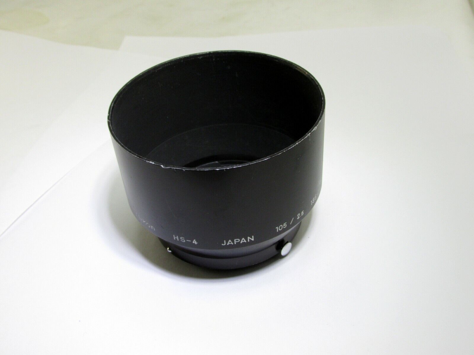 Nikon HS-4 Hood Shade Metal clip on for 135mm f3.5 85mm f2.0 Ai Ai-s Nikkor