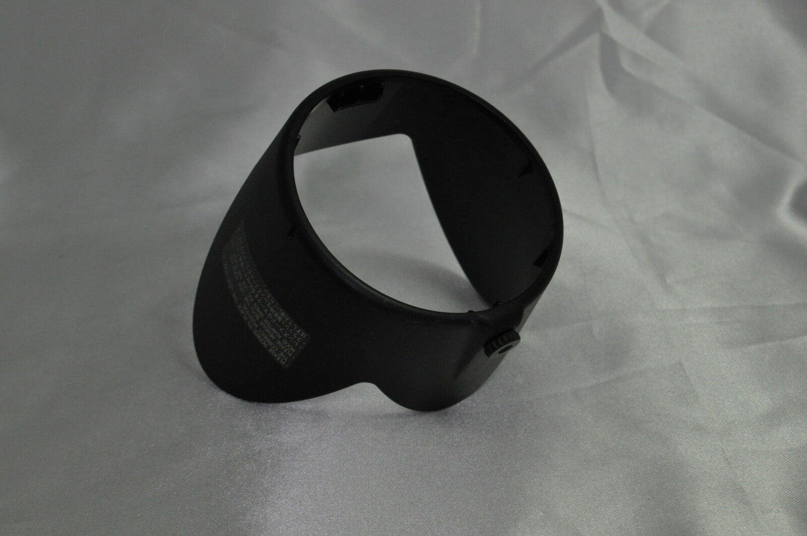 Plastic Lens Hood Unknown brad 64.5mm inner diameter