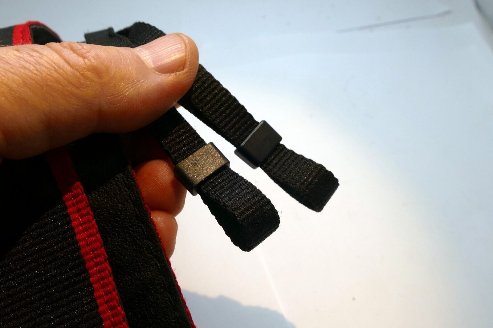 Canon EOS 7D Mark II Camera Shoulder Neck Strap Black-Red  -  Genuine OEM - MINT