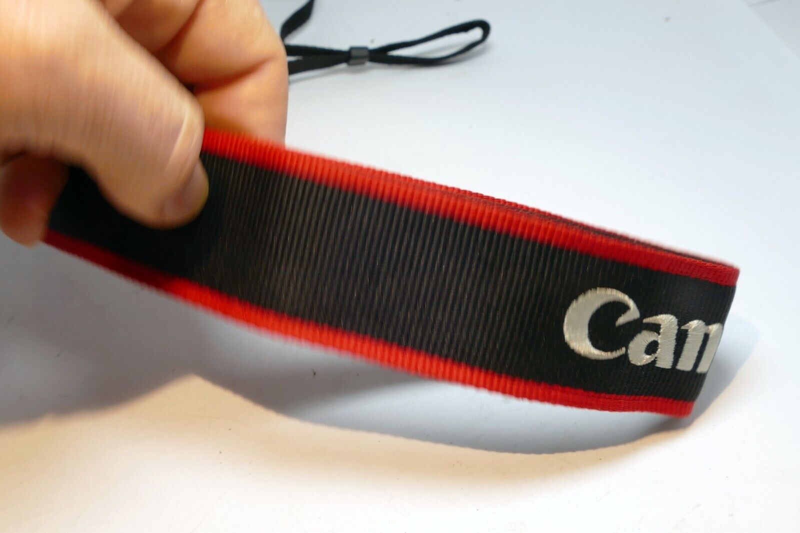 Canon EOS 6D Digital Camera Neck Shoulder Strap Black-Red - Genuine OEM
