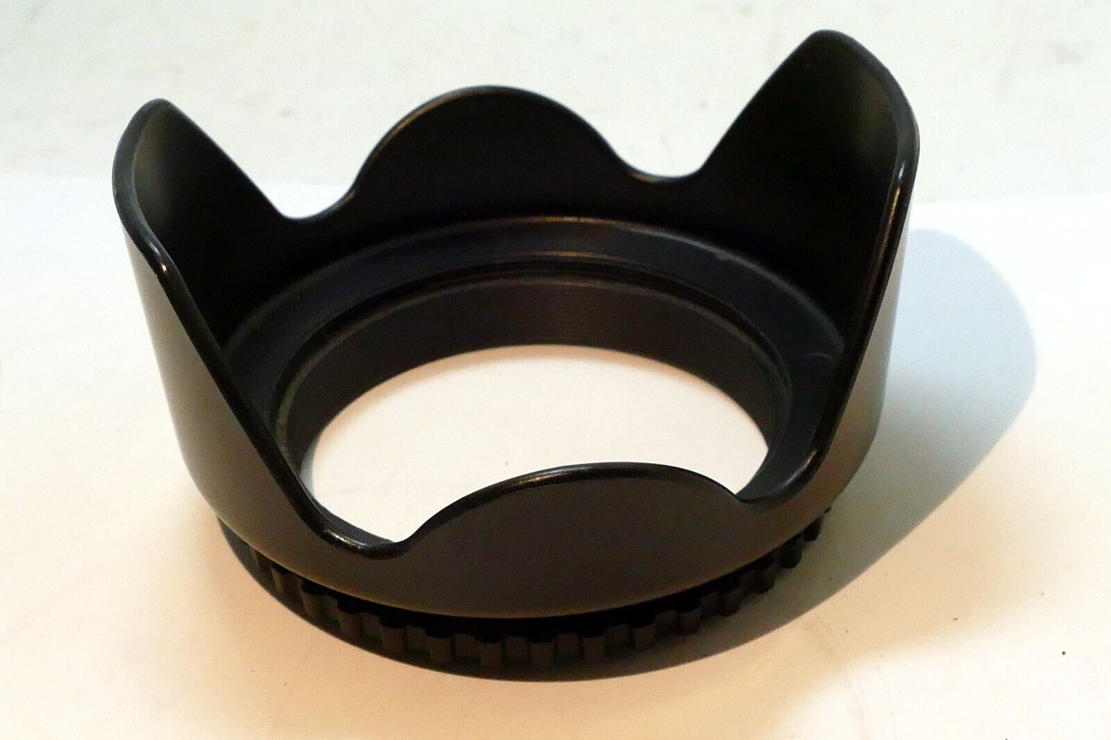 55mm Lens Hood Shade Petal Plastic screw in for 50mm f1.7