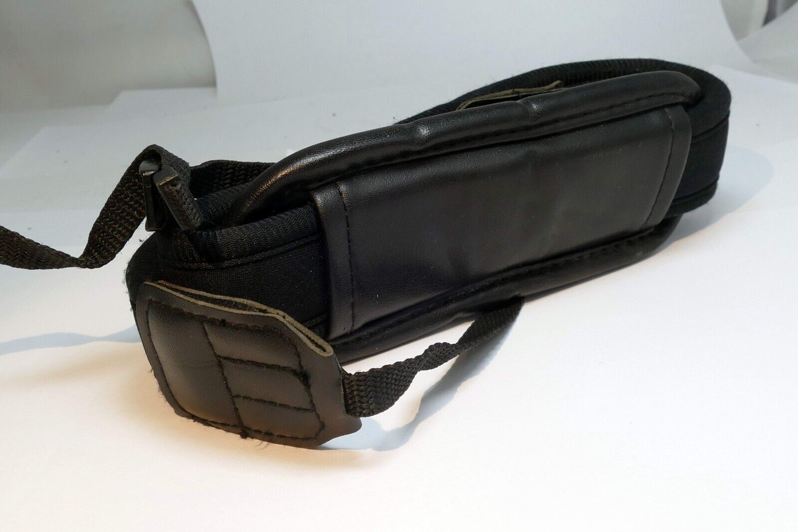 Black Neoprene Padded Shoulder Neck Strap 4cm wide for camera or case