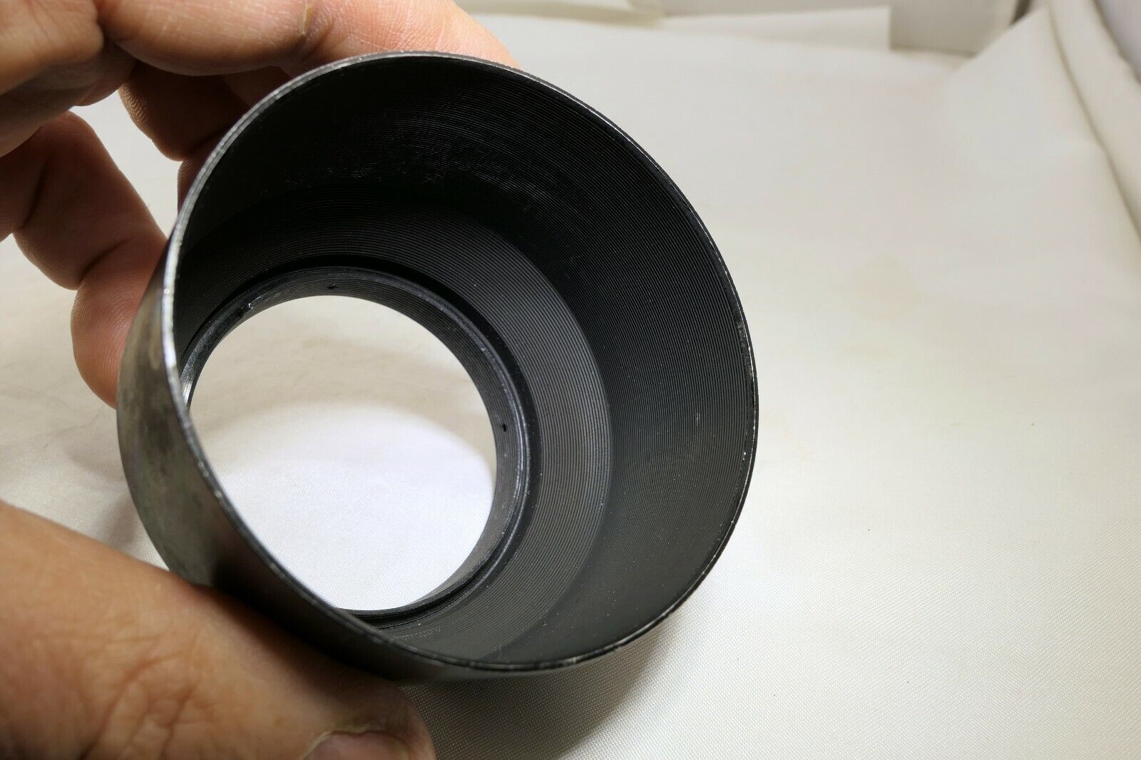 Nikon HS-4 Lens Hood 105mm f2.5 f4 Micro Nikkor Ai-s 52mm threads Genuine Shade