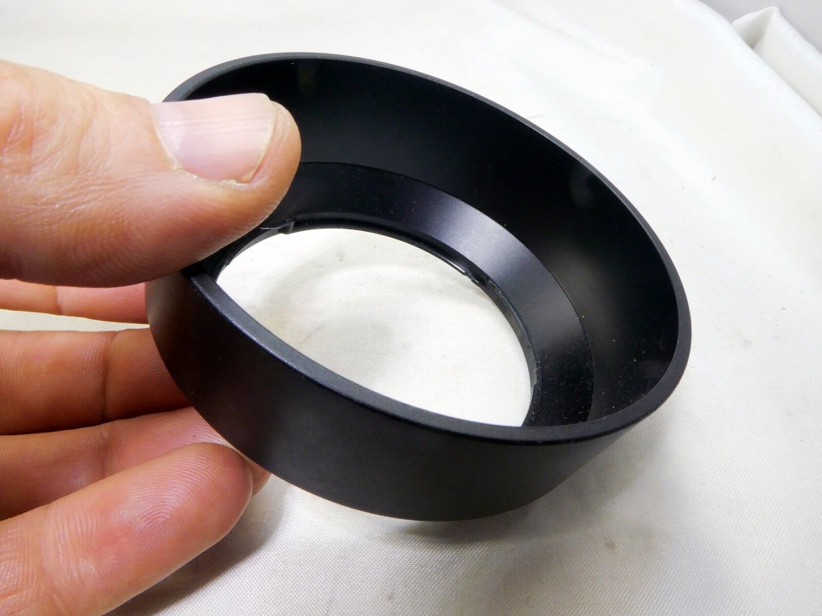65mm ID  Plastic Lens Hood  twist on type (unknown brand)