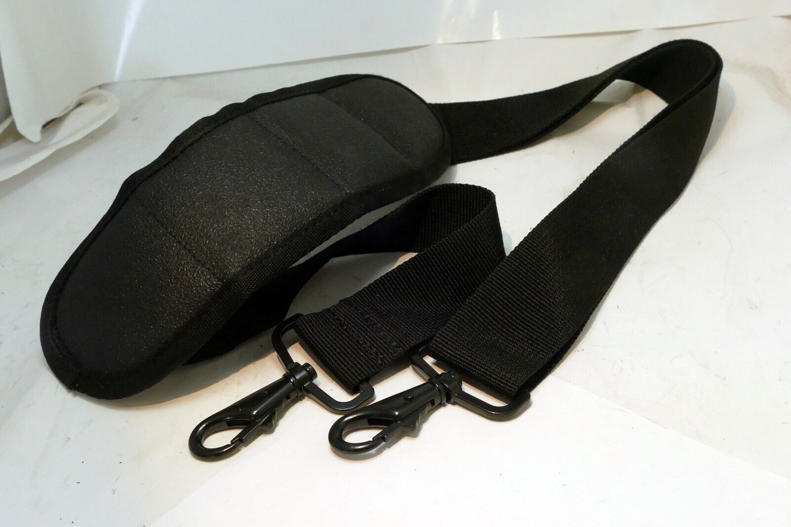 Black Shoulder Strap for tripod Manfrotto Gitzo - sturdy padded w/ metal clips