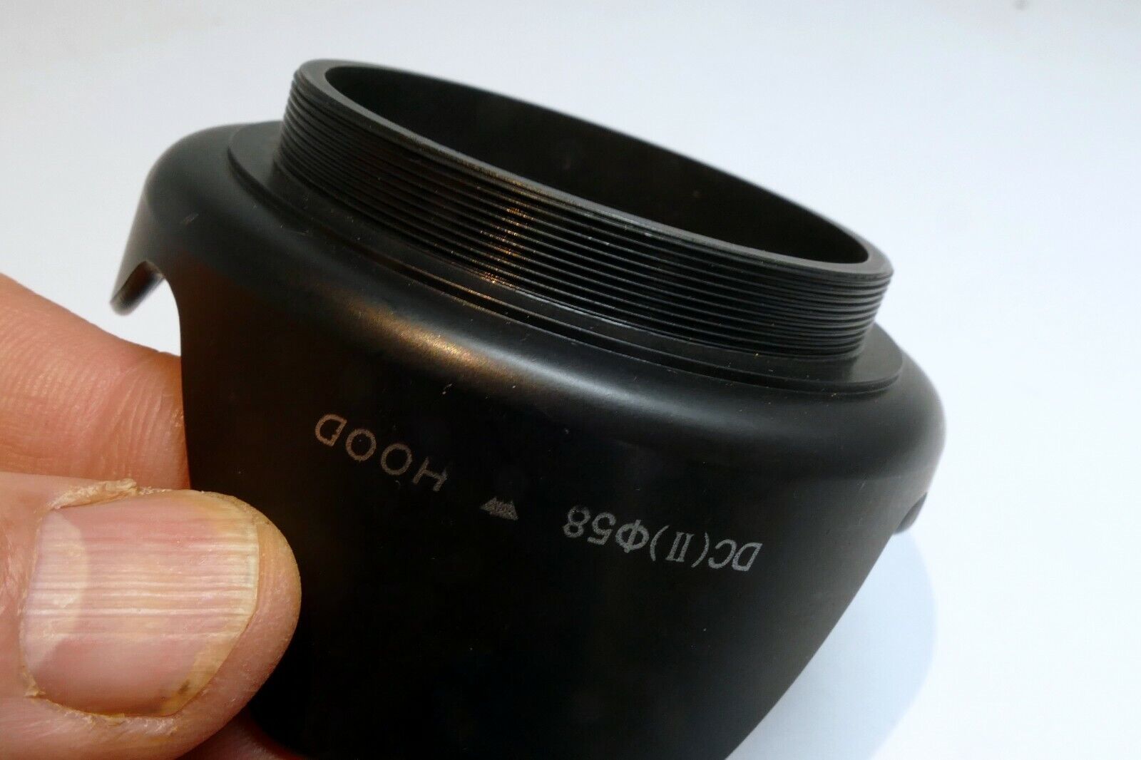 58mm Lens Hood Shade plastic petal shaped ( missing locking ring)