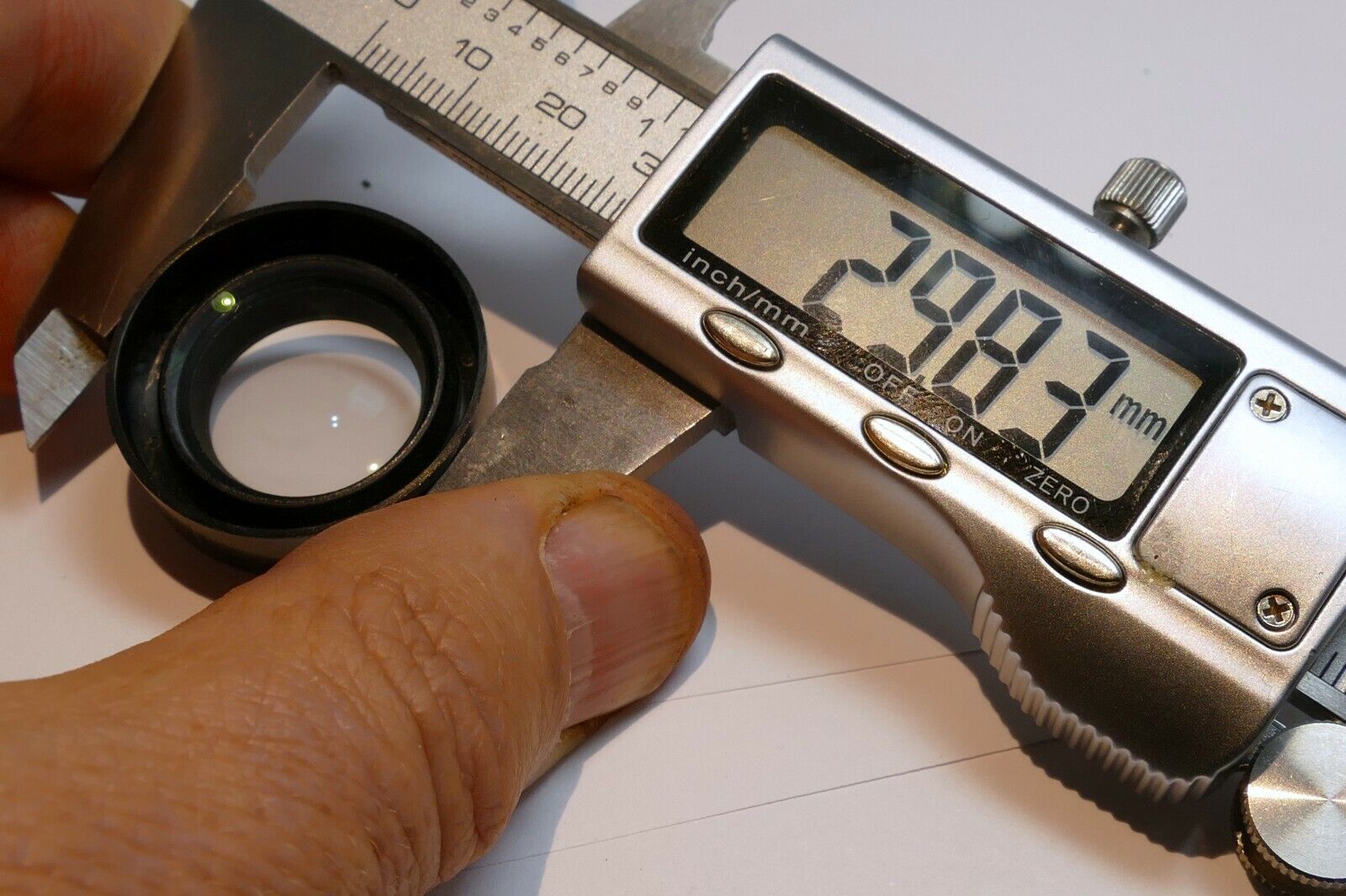 28mm threaded   lens with glass diopter
