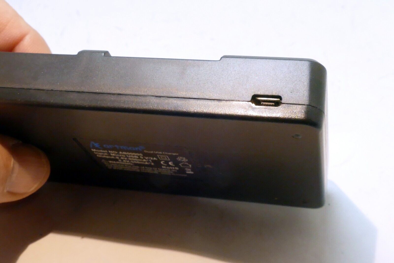 Firstpower dual USB Charger for battery LP-E6 - MISING USB CABLE (with issues)