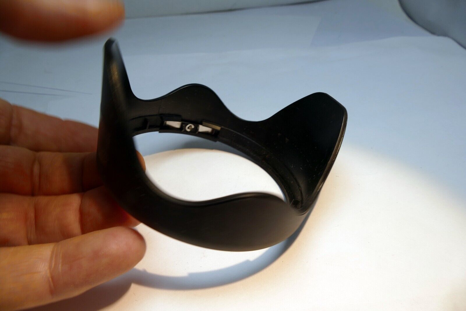 76mm  Lens Hood Shade  plastic threaded for Olympus Panasonic slip on type