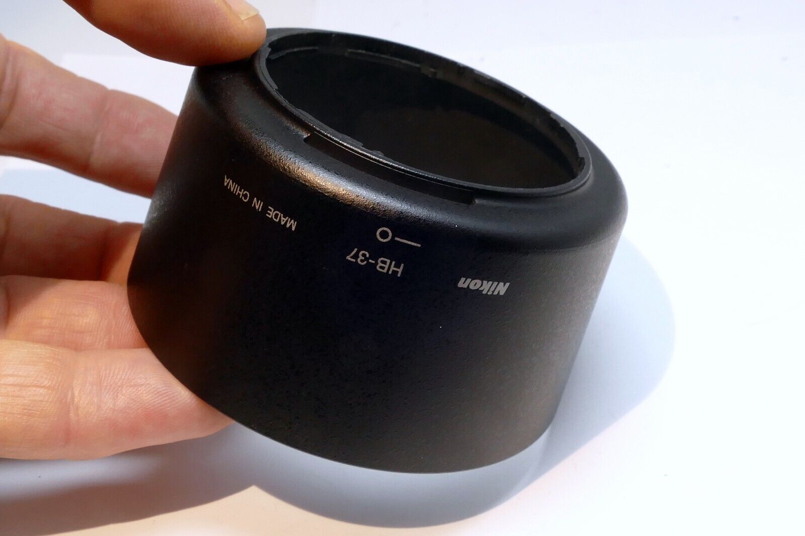 Nikon HB-37 Lens Hood Shade for NIKON AF-S VR 85mm f3.5 Nikkor - Original OEM