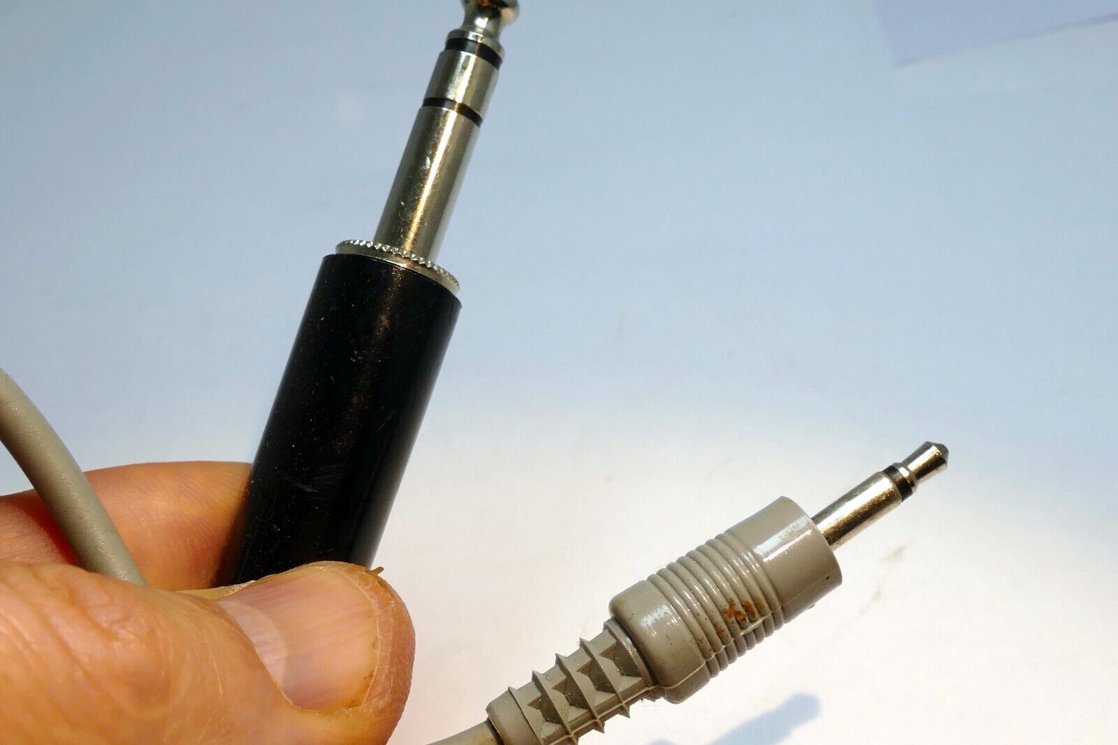 1/4 inch TS  Male to 3.5m Mono Audio  Cable  1  feet extension adapter