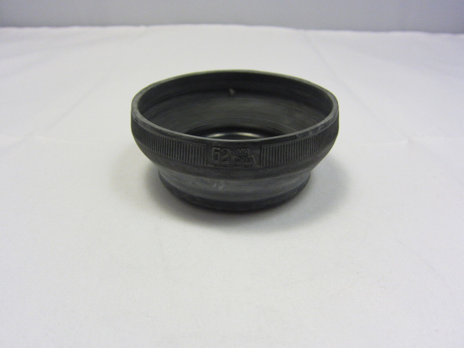 Generic Vintage  52mm Collapsible Rubber Lens Hood Screw in Type Korea 9302057