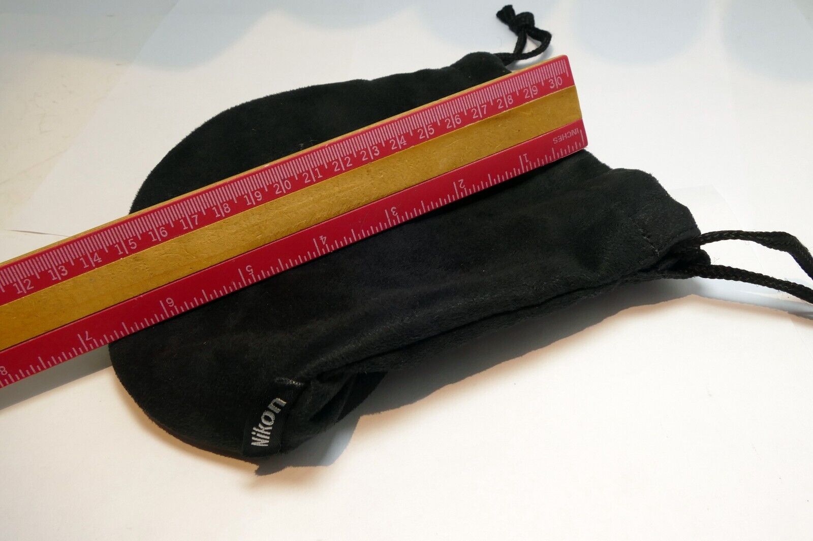 Nikon CL-1018 Black Soft Lens Case Pouch for 18-300mm 18-200mm 18-140mm ED  AF-S