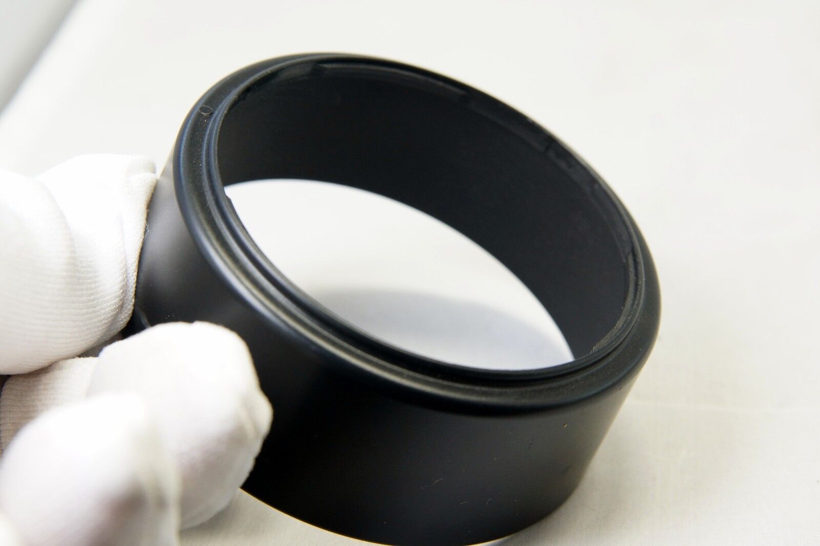 Unknown brand lens hood 62mm ID twist on type