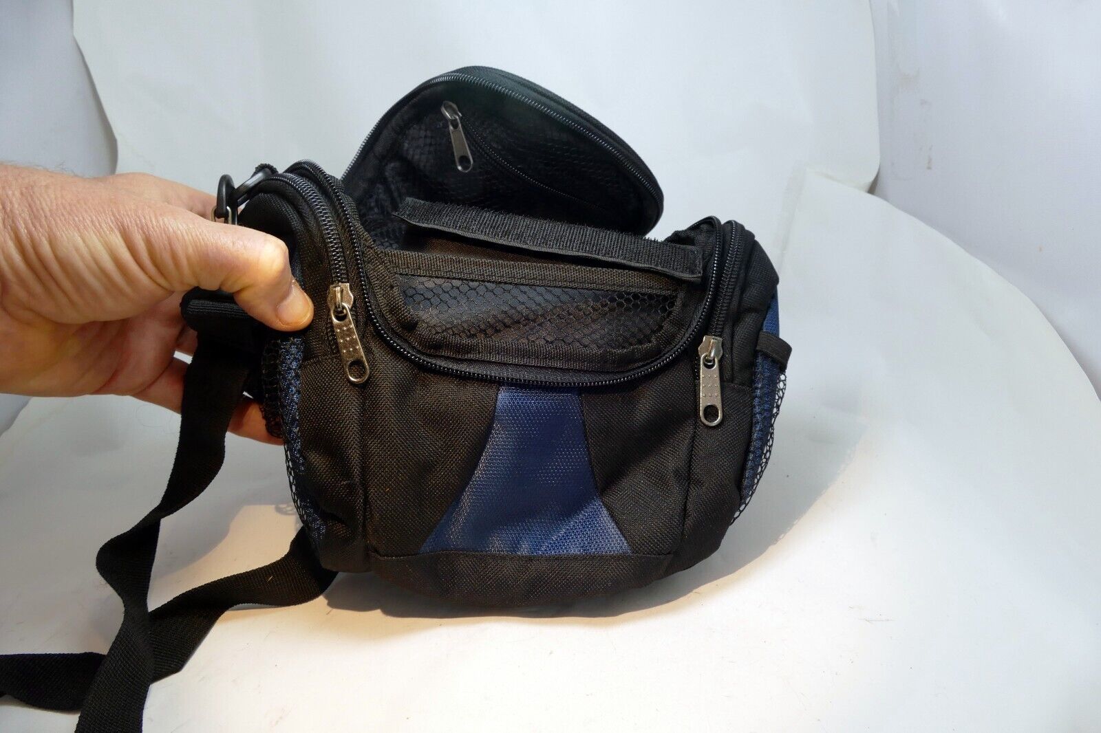LeZura Camera Messenger Case Black /  Blue with shoulder strap