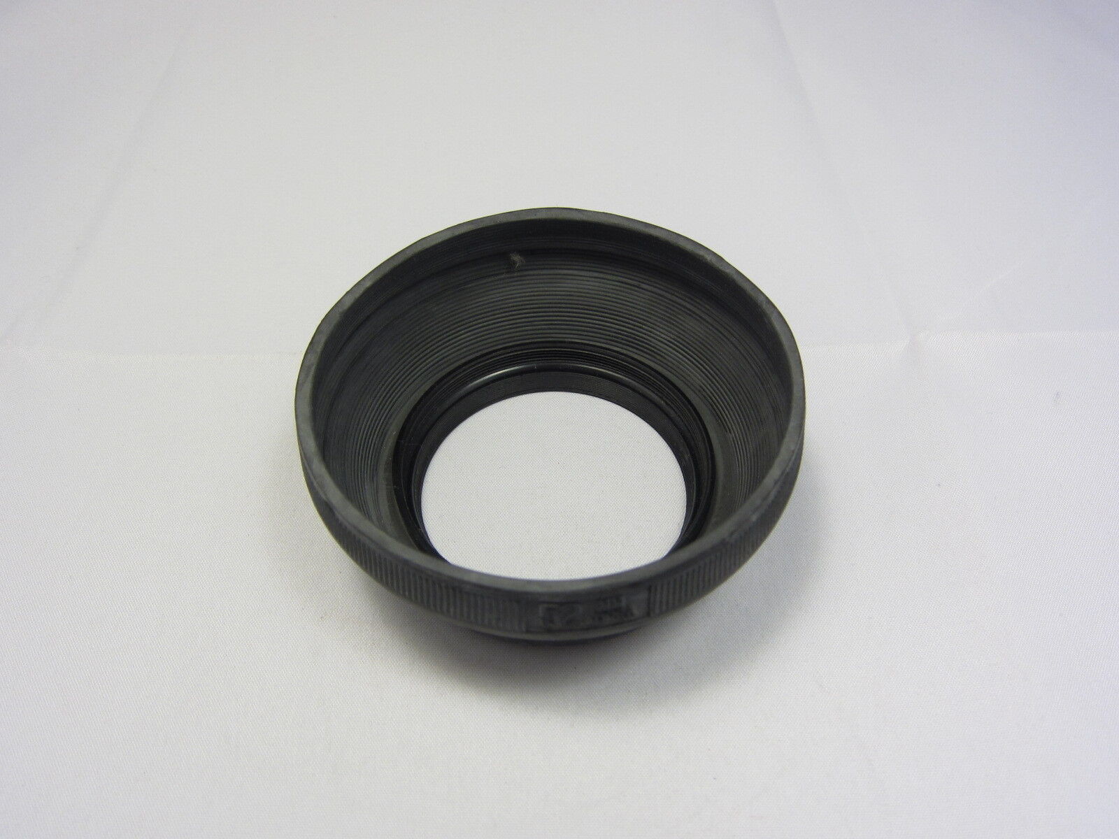 Generic Vintage  52mm Collapsible Rubber Lens Hood Screw in Type Korea 9302057